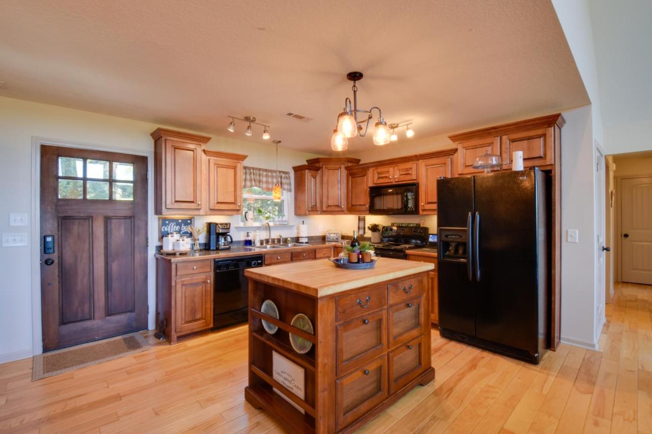 Lakemont Retreat Game Room, Hot Tub, And Mtn Views! Eksteriør billede
